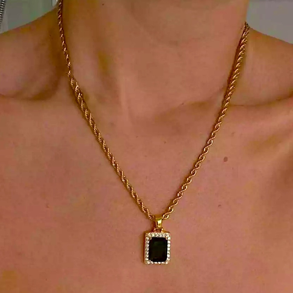 💙Black stone Gold Plated Pendant Necklace - Picture 2 of 2